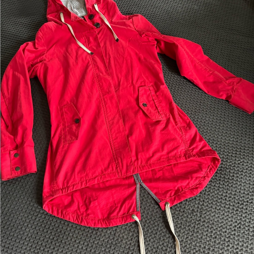 Twik Red Raincoat Lightweight Water-Resistant